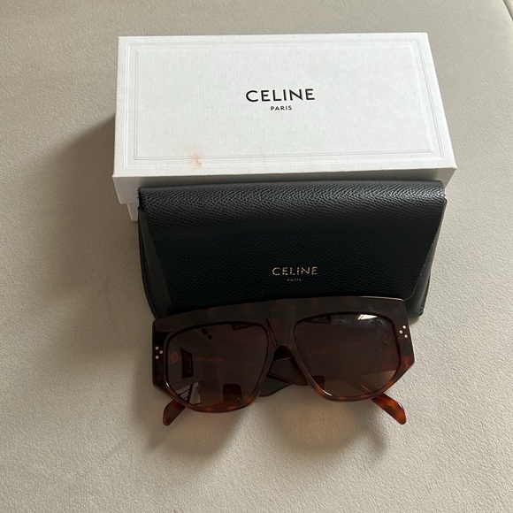 CELINE Sunglasses 😎, 💯  Authentic - Picture 3 of 7